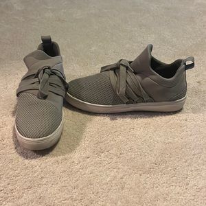Size 8 Steve Madden sneakers